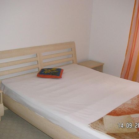 Emona Guest House Nesebar Rum bild
