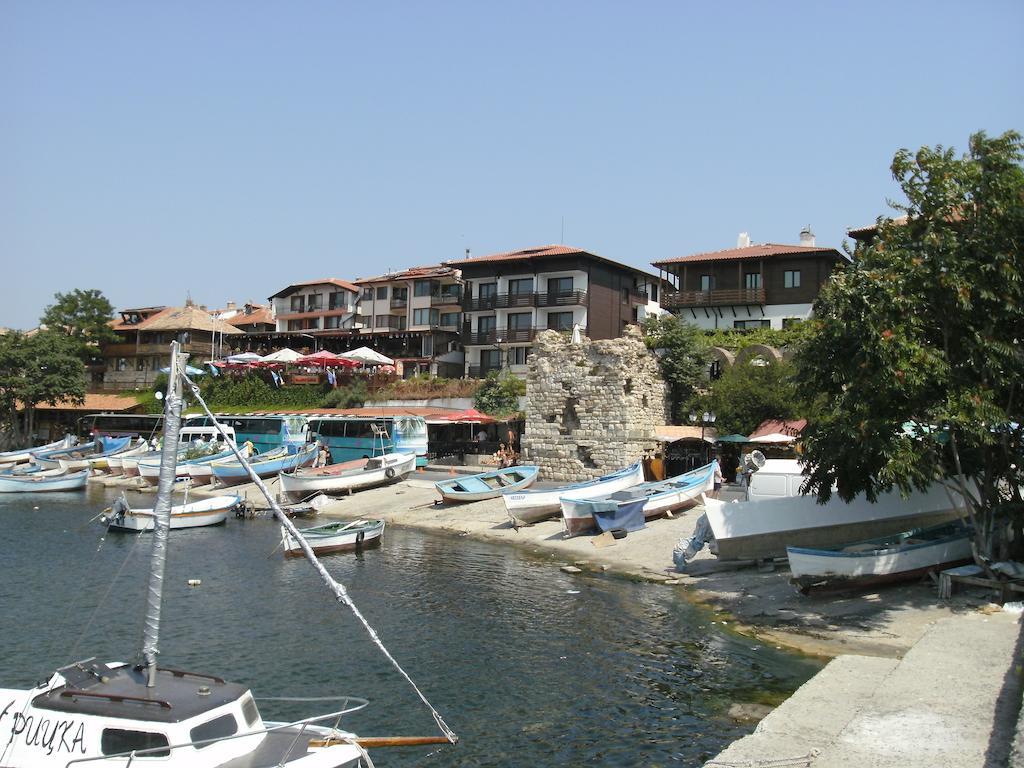 Emona Guest House Nesebar Rum bild