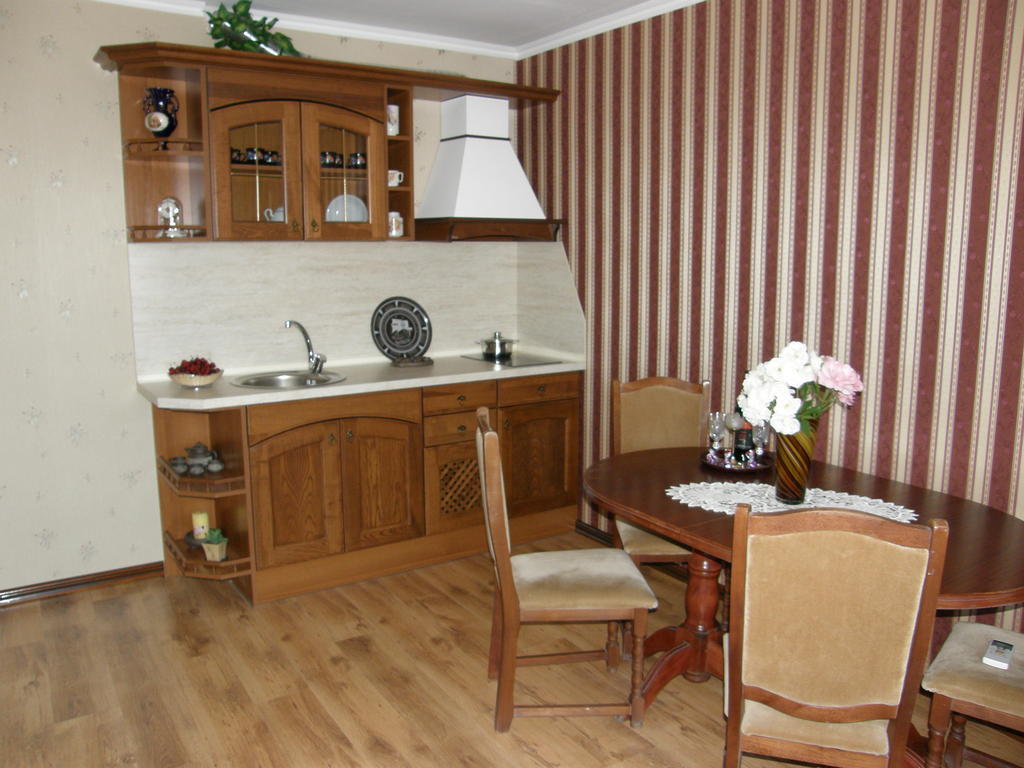Emona Guest House Nesebar Rum bild
