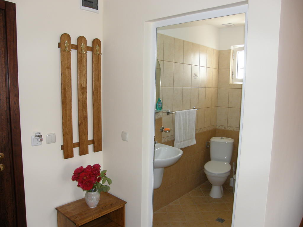 Emona Guest House Nesebar Rum bild