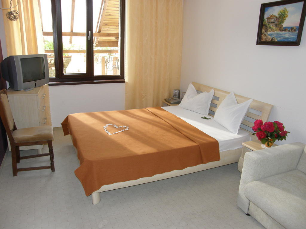 Emona Guest House Nesebar Exteriör bild